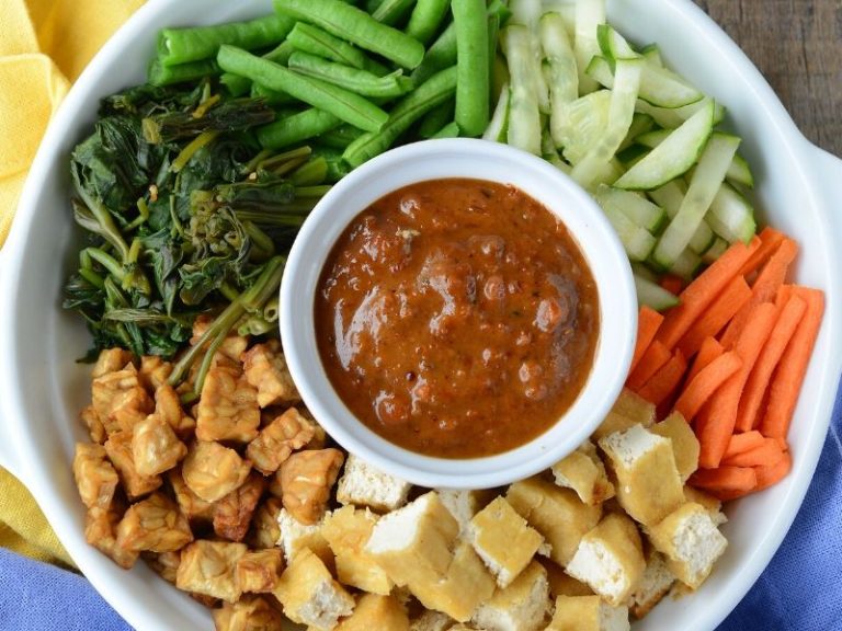 Pecal Sayur, Kelezatan Tradisional Indonesia yang Kaya Rasa