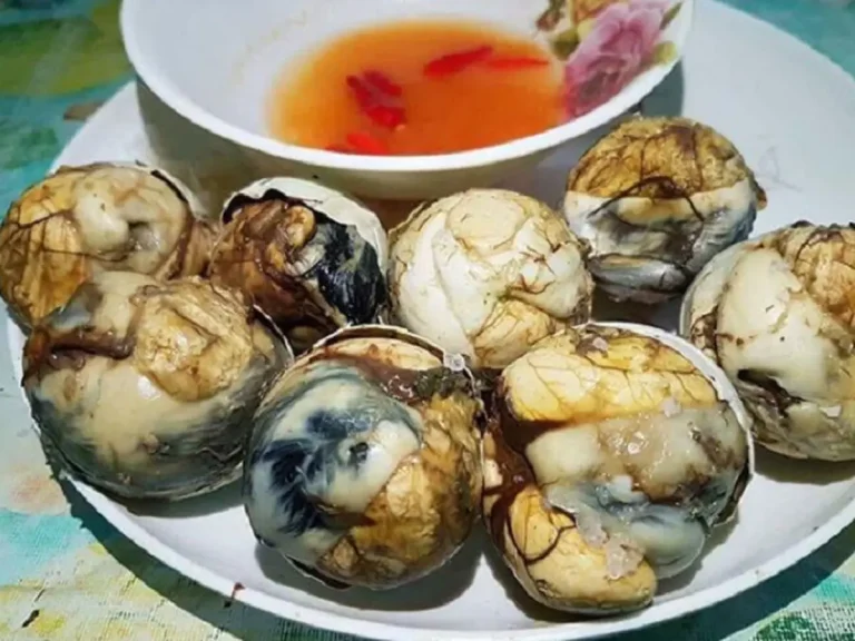Balut – Filipina, Kuliner Ekstrem yang Kaya Tradisi dan Rasa