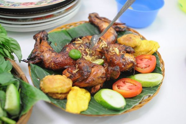 Bakakak Hayam, Kuliner Khas Sunda Penuh Makna dan Tradisi