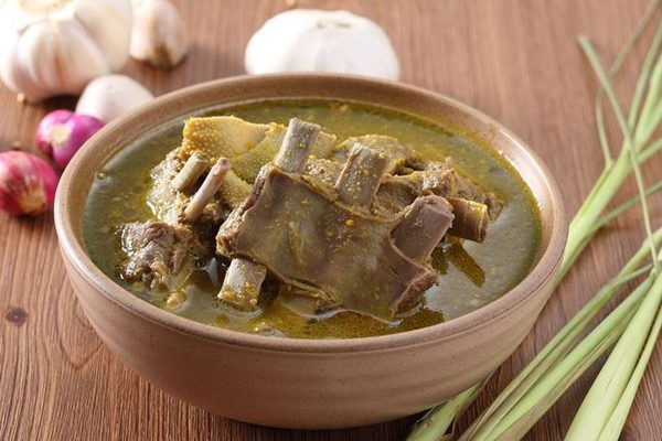 Tengkleng, Kuliner Khas Solo yang Kaya Sejarah dan Rasa